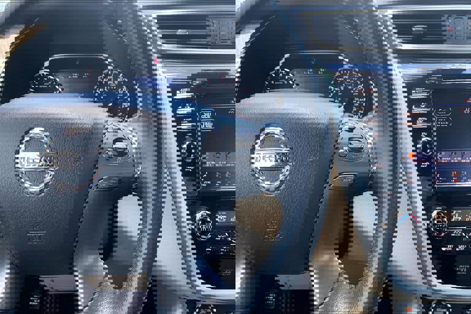 Used 2020 Nissan Murano SV w/ Premium Package image 25