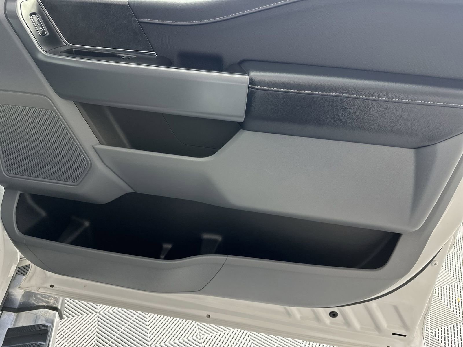 Used 2024 Ford F150 XLT w/ Equipment Group 302A MID RWD image 32