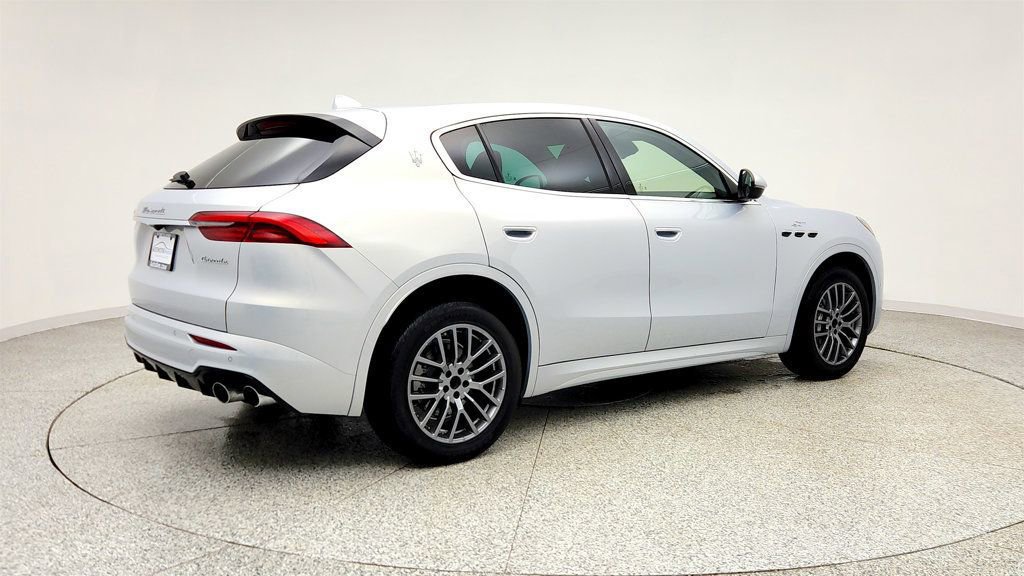 Used 2023 Maserati Grecale GT image 5