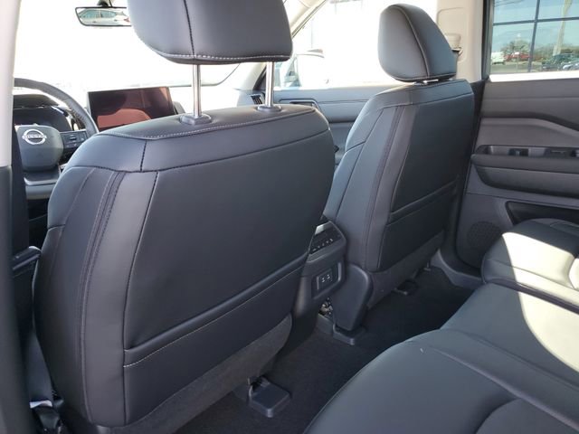 New 2026 Nissan Pathfinder SL image 17