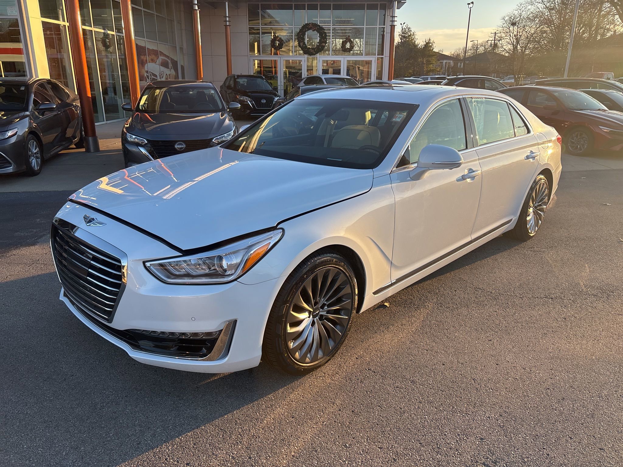 Used 2018 Genesis G90 3.3T Premium image 14