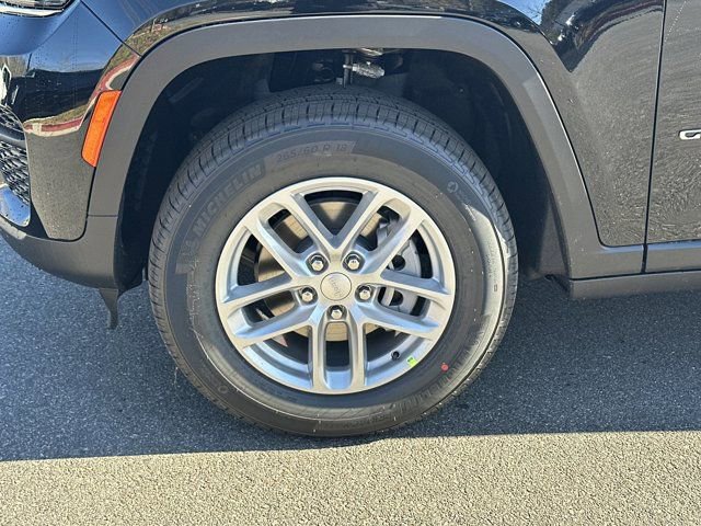New 2025 Jeep Grand Cherokee Laredo X w/ Luxury Tech Group I image 13