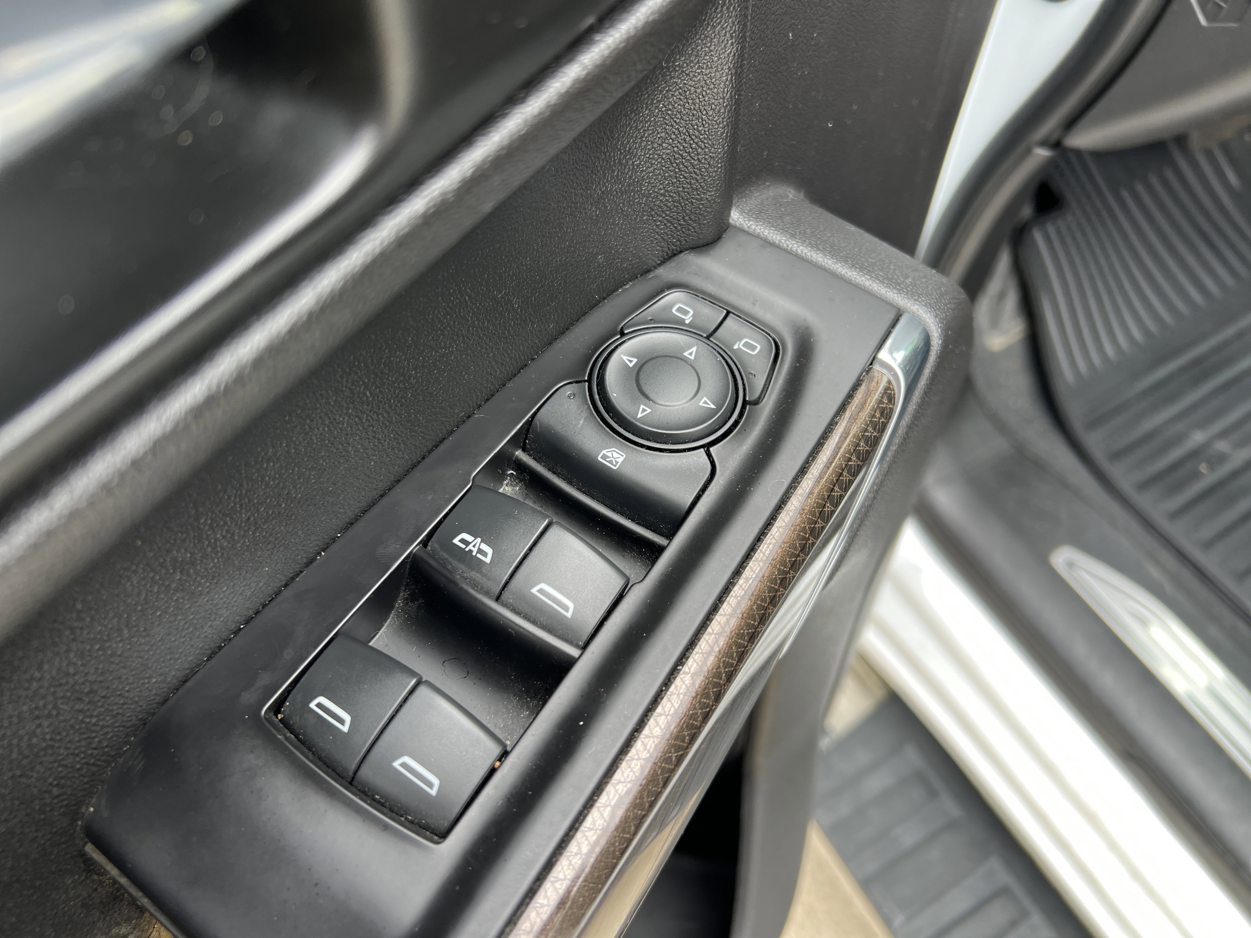 Used 2021 Chevrolet Silverado 1500 LT w/ Texas Edition Plus RWD image 14