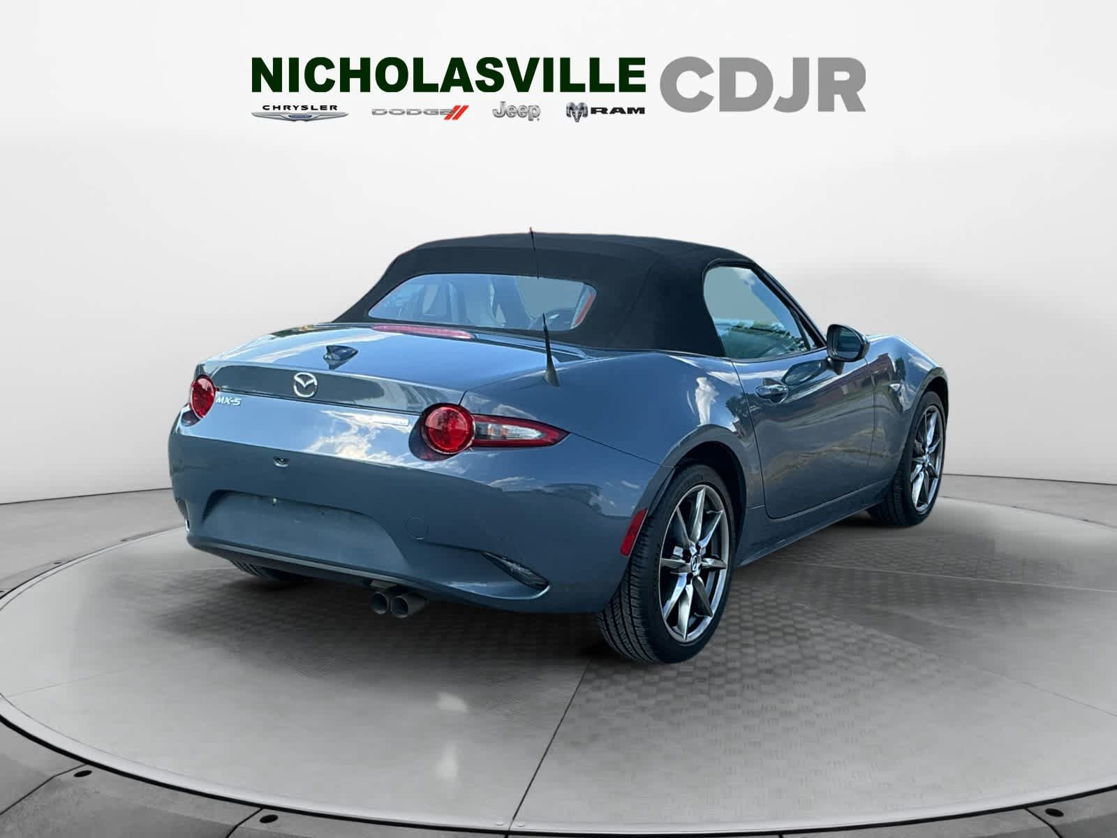 Used 2021 MAZDA MX-5 Miata Grand Touring RWD image 5
