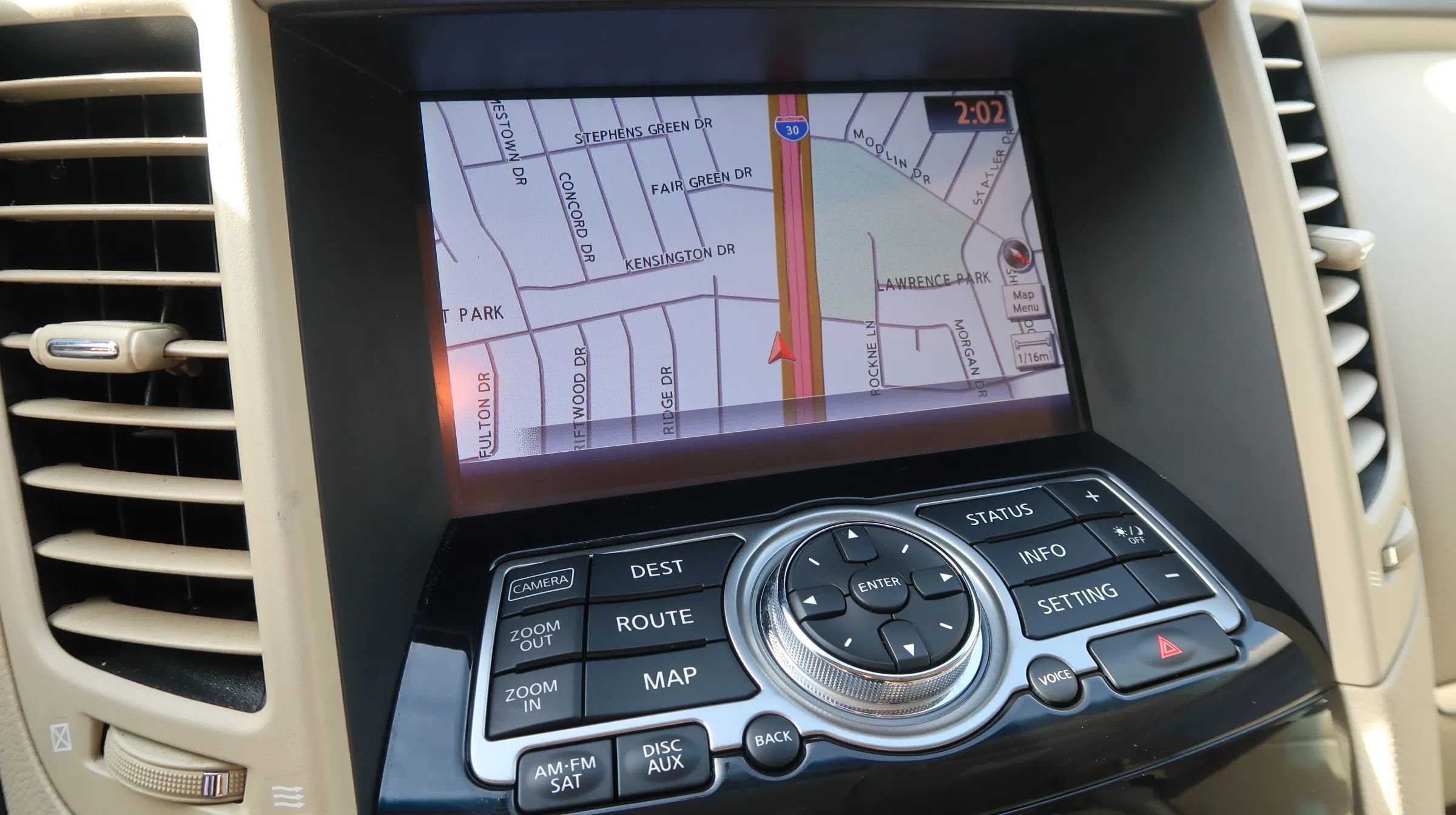 Used 2017 INFINITI QX70 3.7 w/ Premium Package image 36