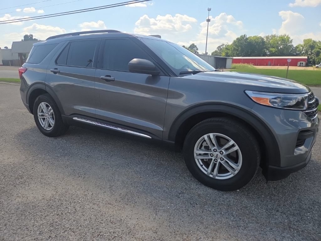 Used 2023 Ford Explorer XLT RWD image 13