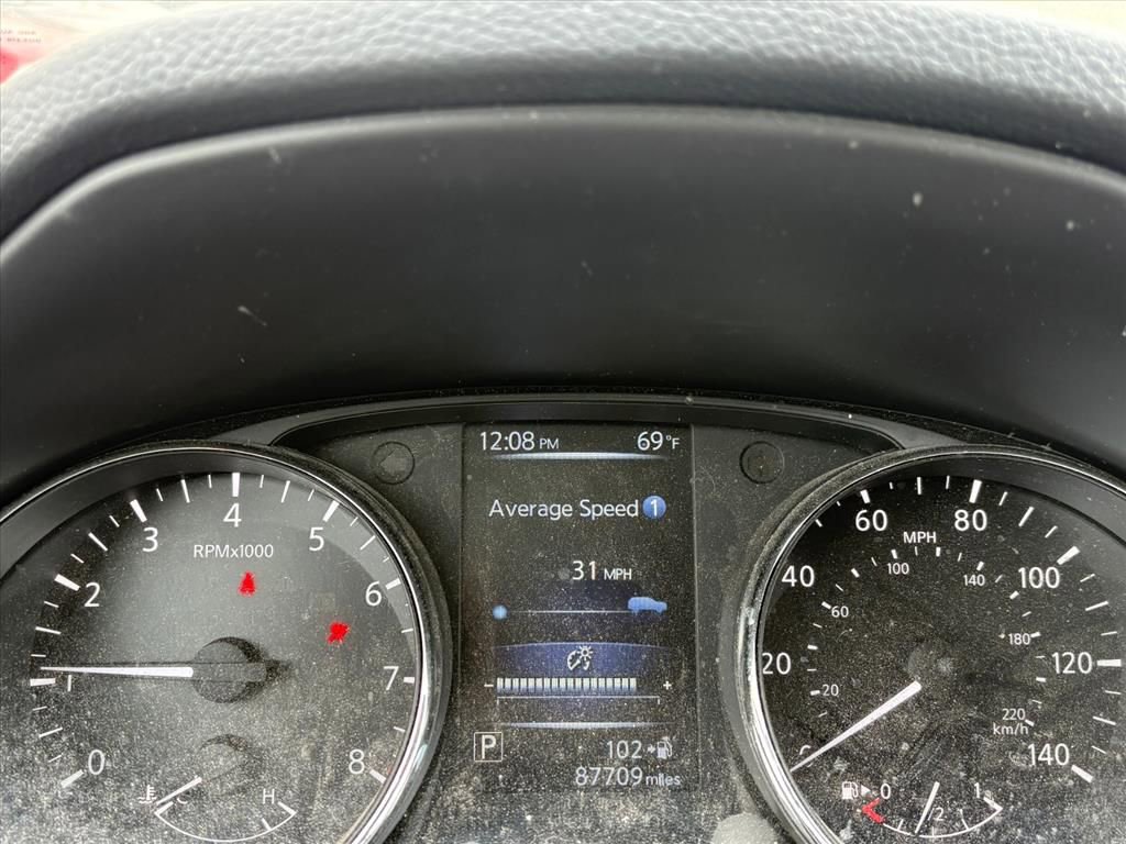 Used 2017 Nissan Rogue SV image 8