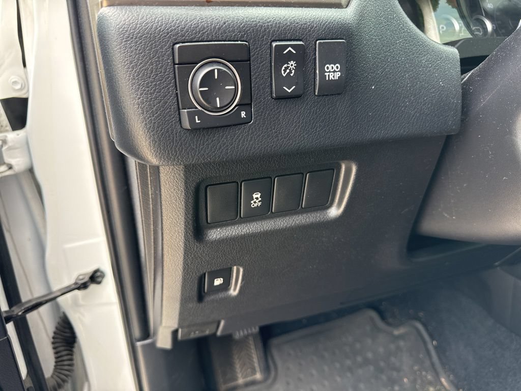 Used 2014 Lexus GX 460 AWD/4WD image 16