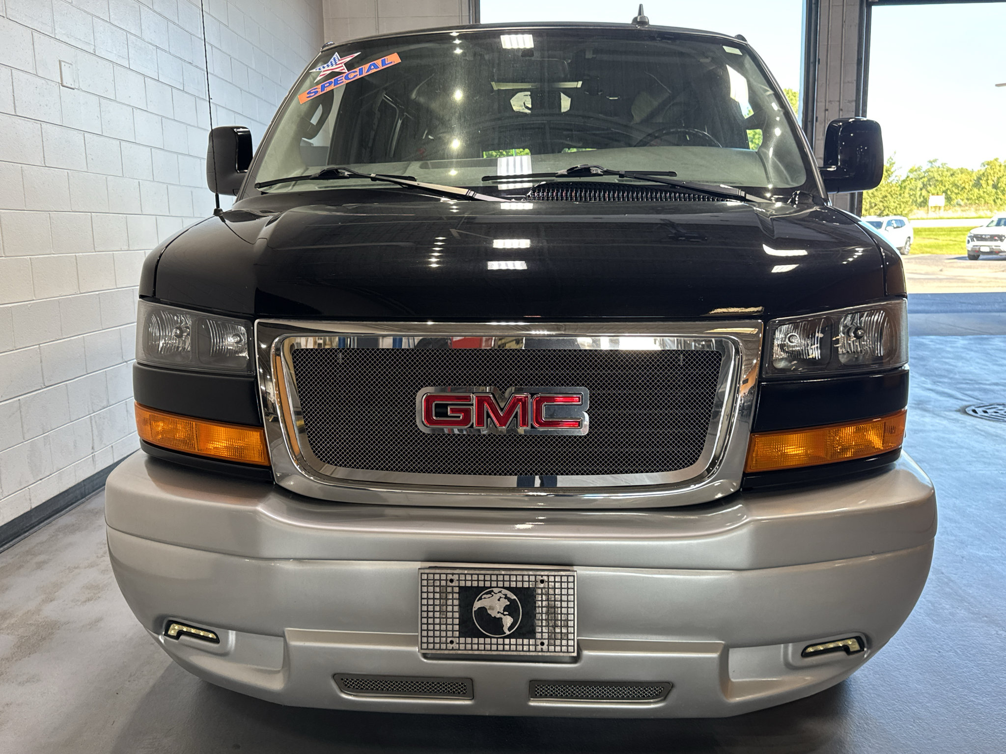 Used 2023 GMC Savana 2500 RWD image 8