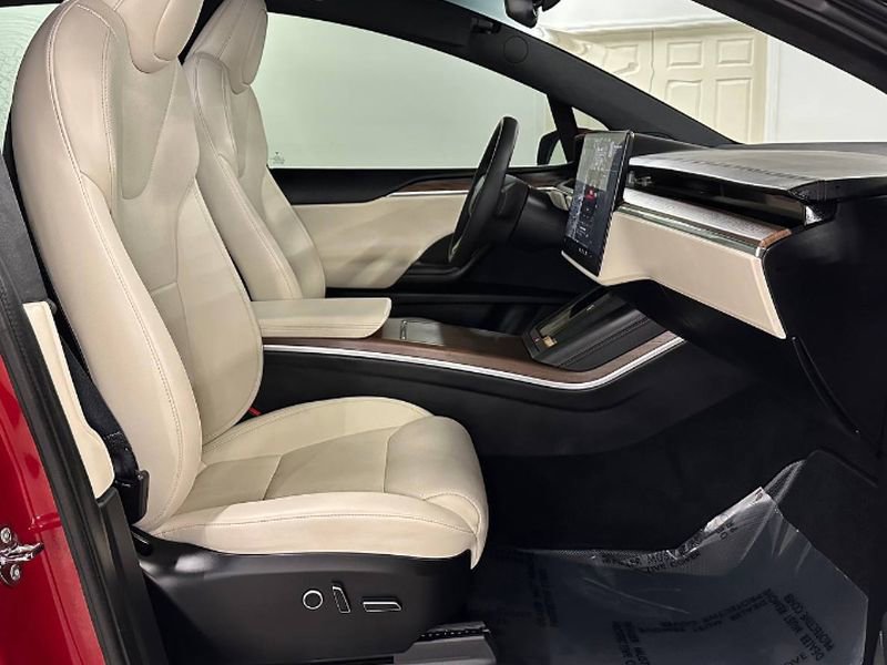 Used 2025 Tesla Model X AWD/4WD image 21