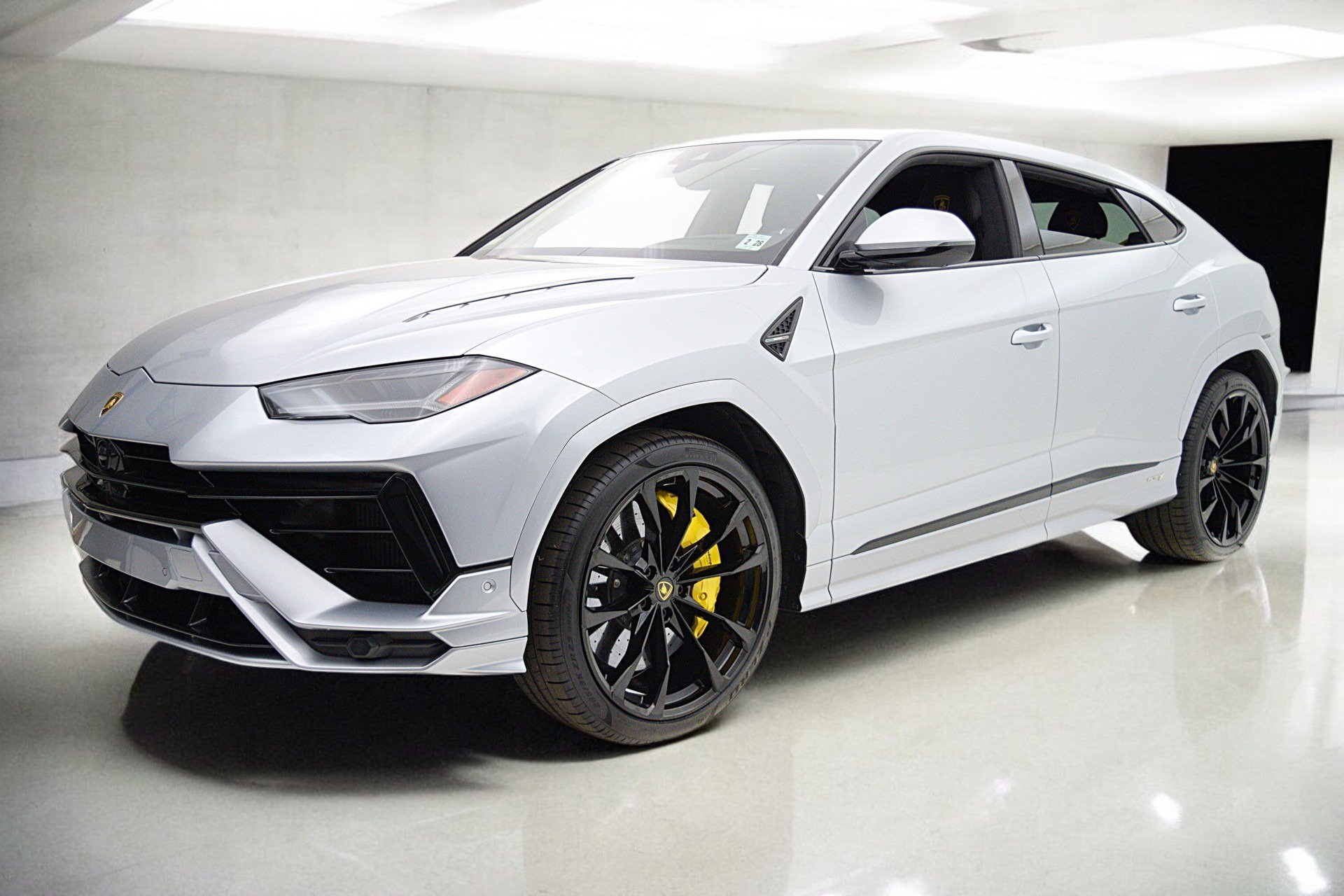 Used 2023 Lamborghini Urus S AWD/4WD image 1