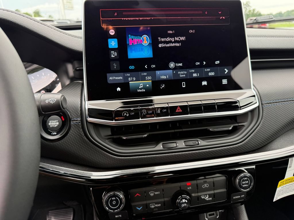 New 2026 Jeep Compass Latitude AWD/4WD image 10