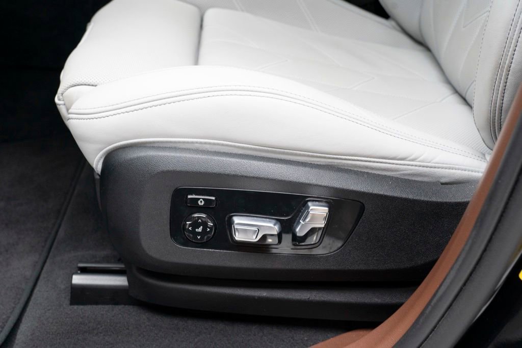 Used 2023 BMW XM image 11