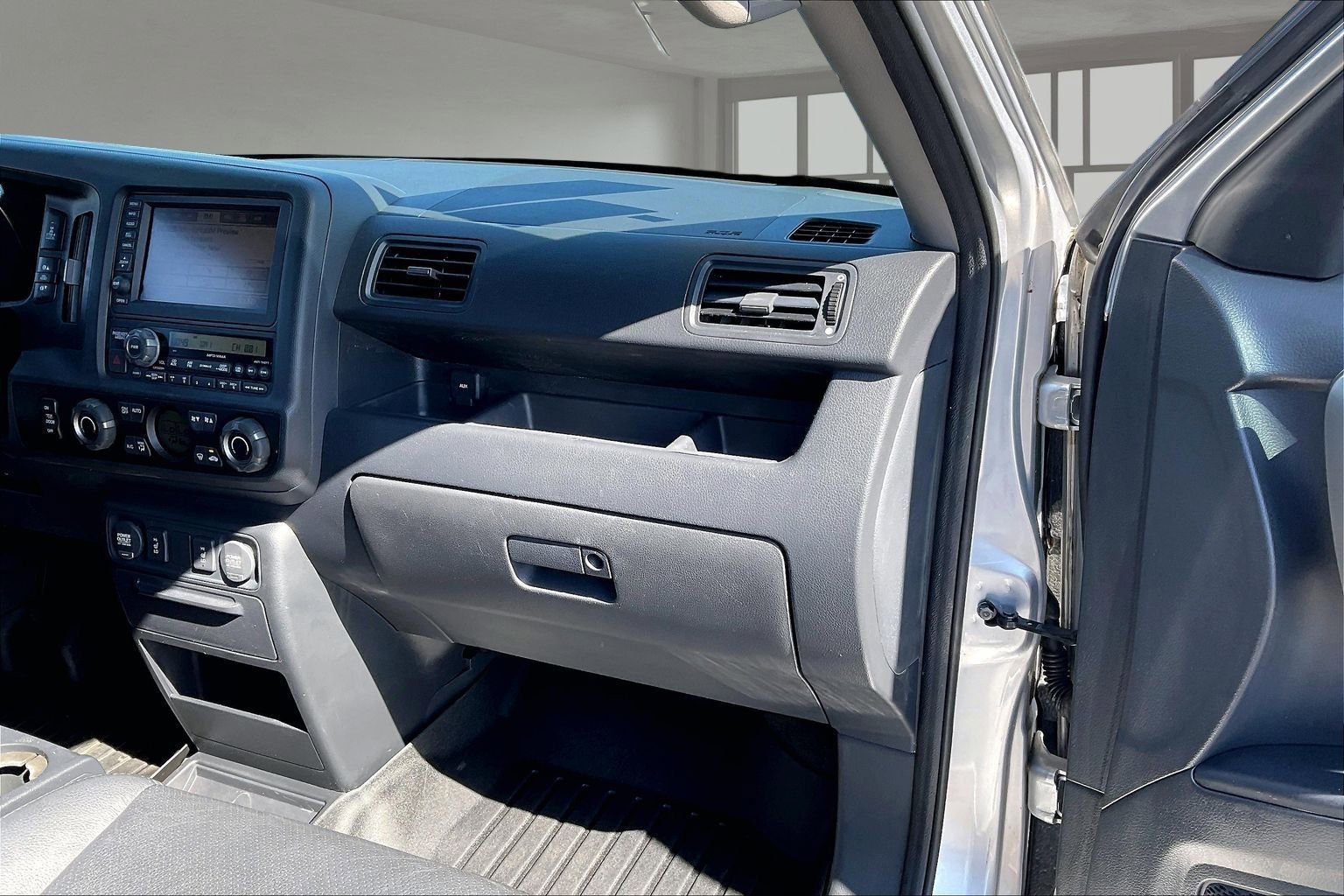 Used 2014 Honda Ridgeline SE image 27