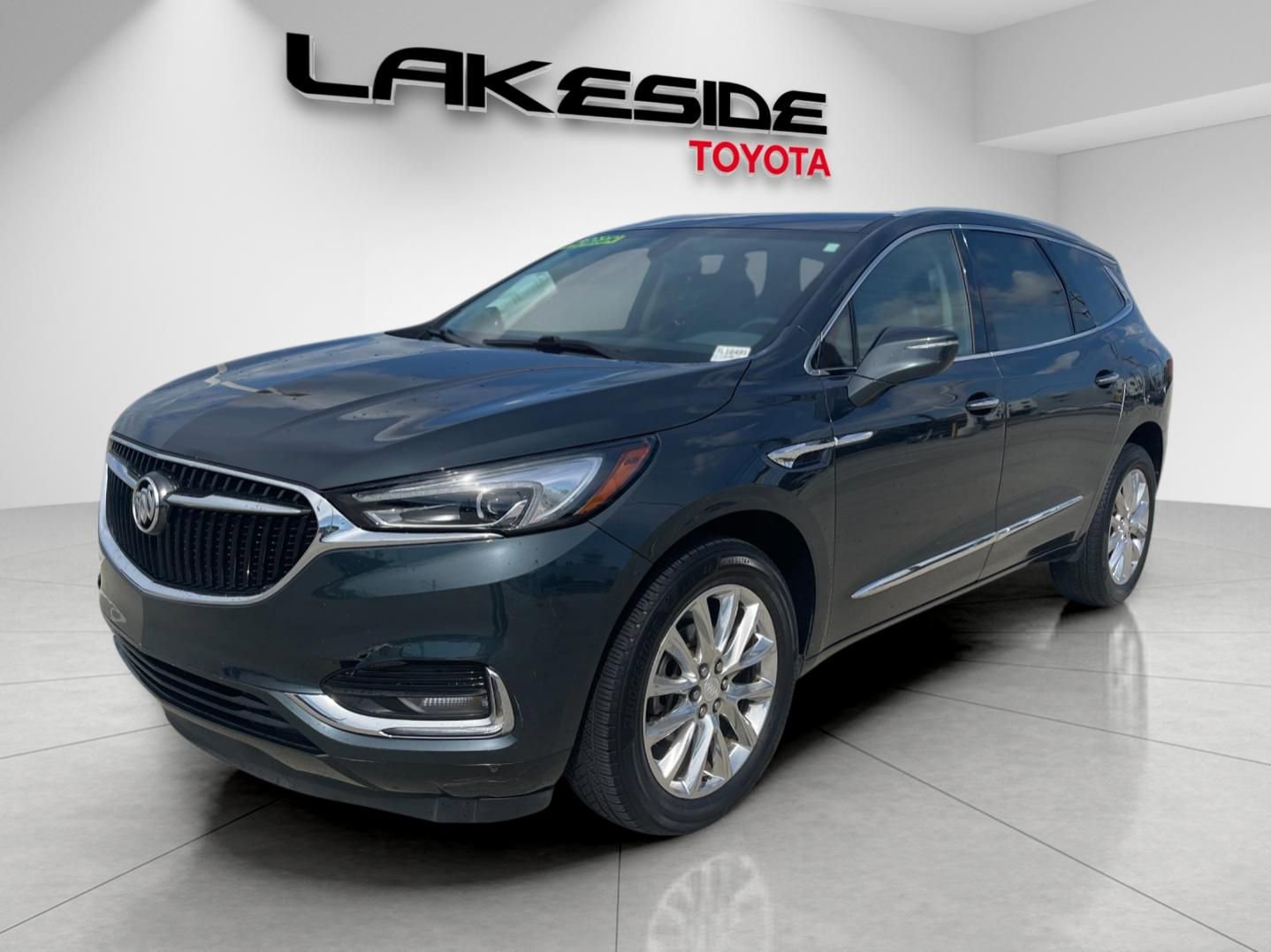 Used 2019 Buick Enclave Essence image 2