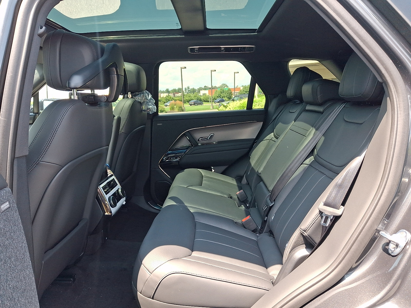 New 2026 Land Rover Range Rover Sport Dynamic SE AWD/4WD image 7