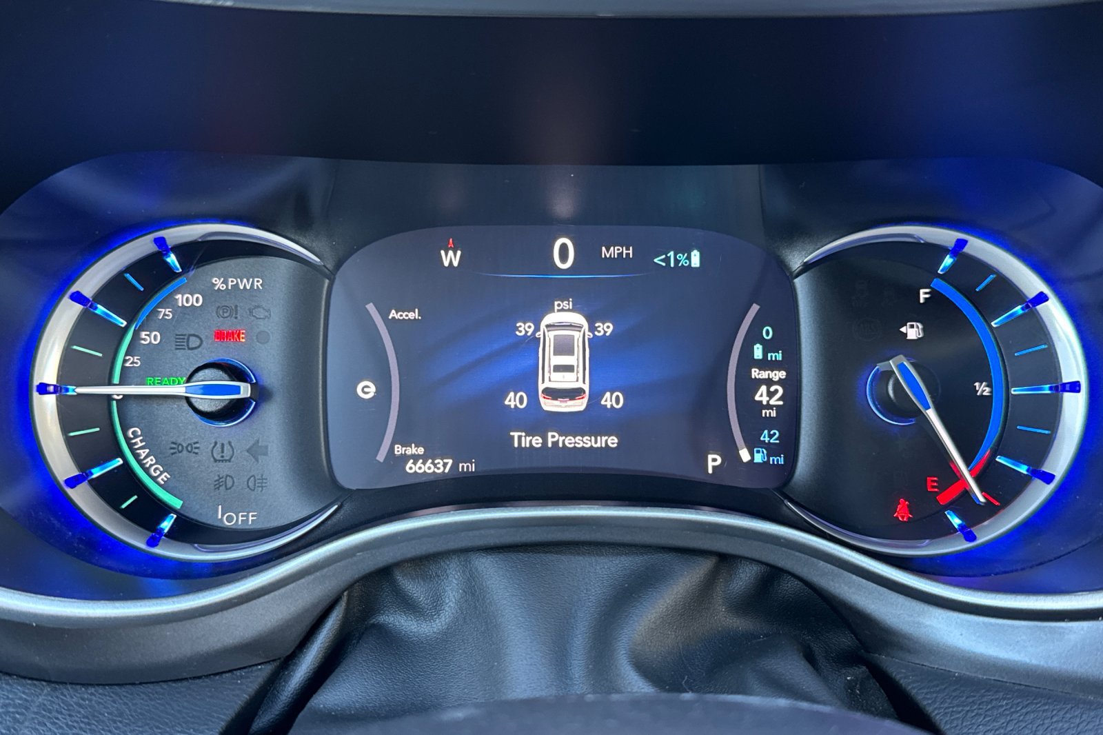 Used 2024 Chrysler Pacifica Limited FWD image 30
