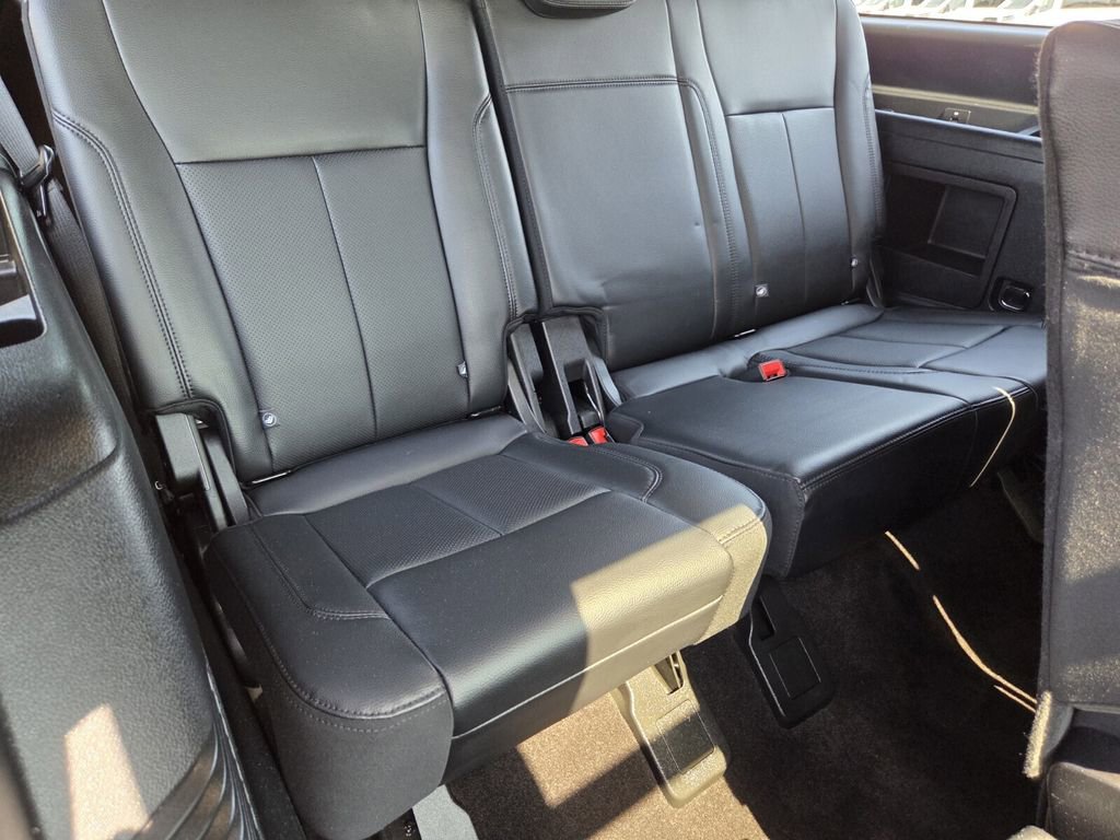 Used 2021 Ford Expedition XLT image 11