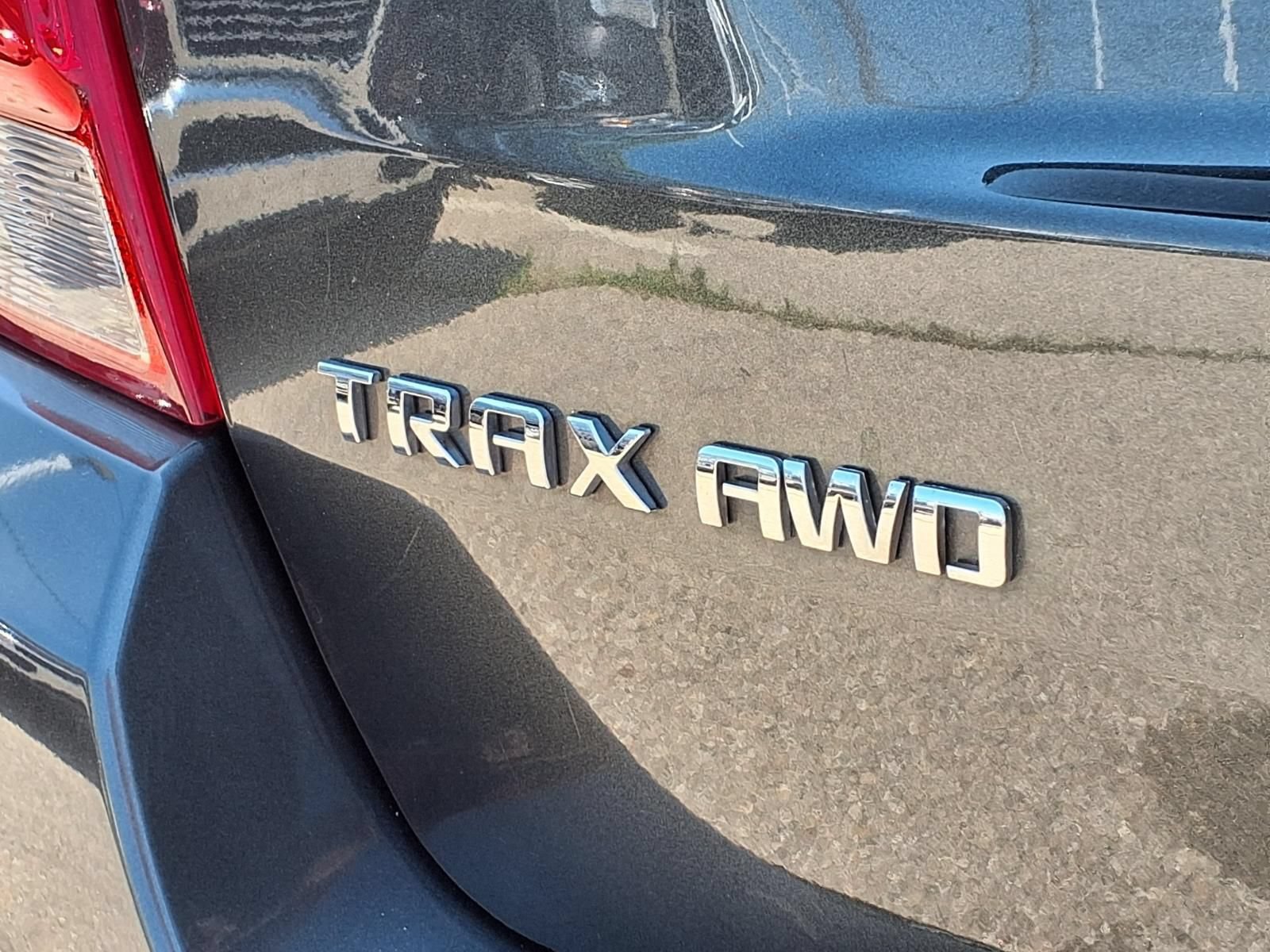 Used 2020 Chevrolet Trax LT w/ LT Convenience Package AWD/4WD image 9