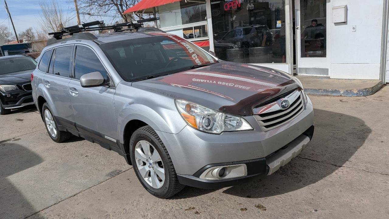 Used 2011 Subaru Outback 2.5i Limited w/ PWR Moonroof Pkg AWD/4WD image 3