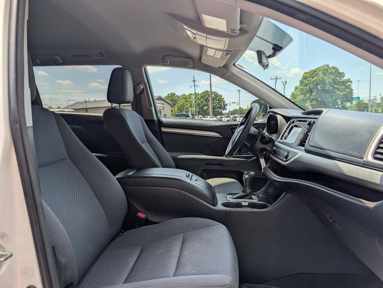 Used 2014 Toyota Highlander LE FWD image 23