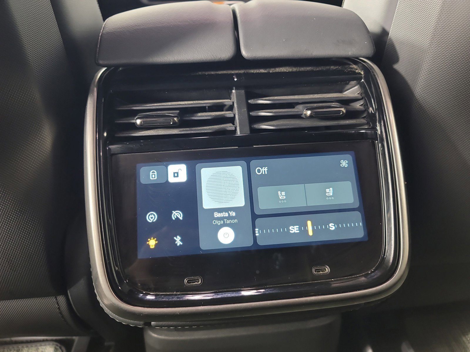 Used 2023 Rivian R1S Adventure image 31