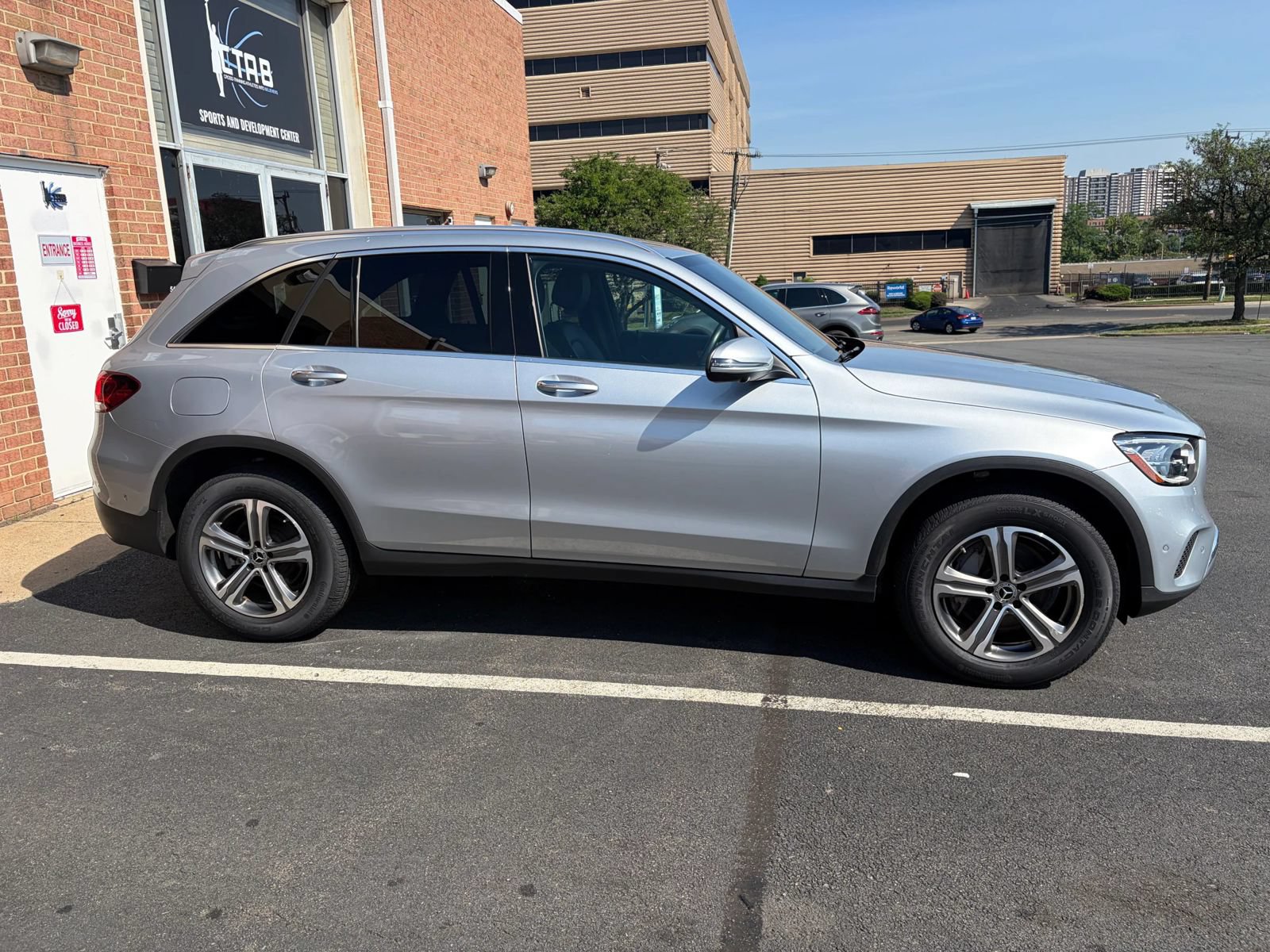 Used 2022 Mercedes-Benz GLC 300 4MATIC w/ Driver Assistance Package image 4