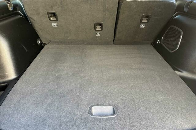 Used 2023 Jeep Grand Cherokee Limited image 12