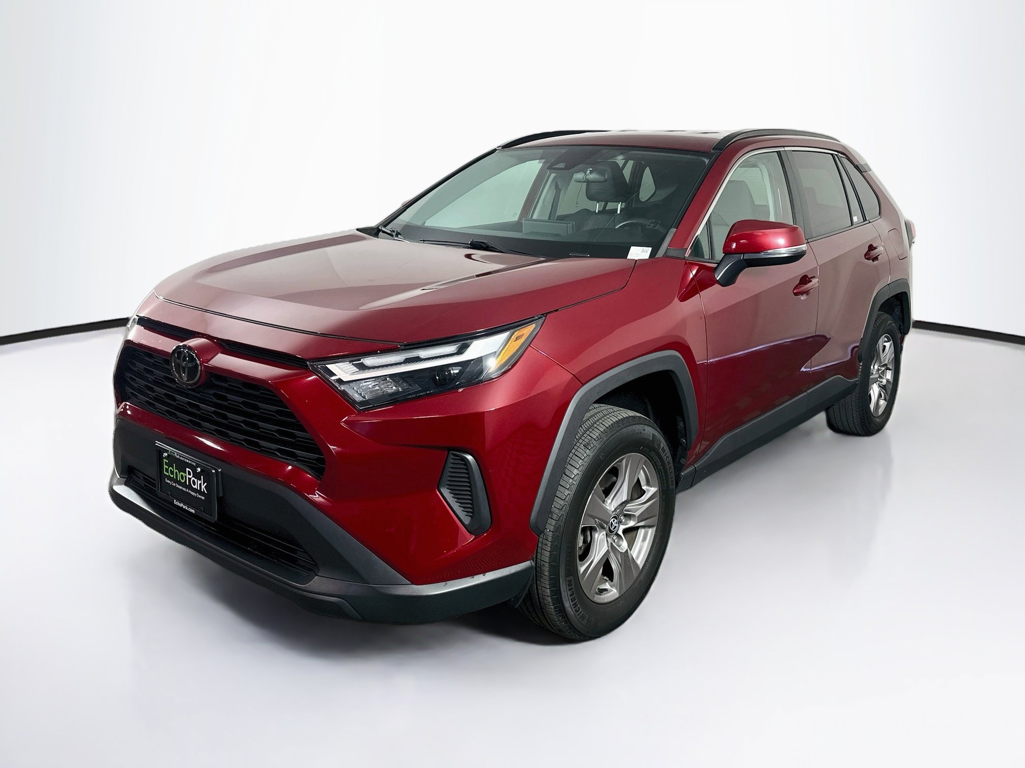 Used 2023 Toyota RAV4 XLE AWD/4WD image 3