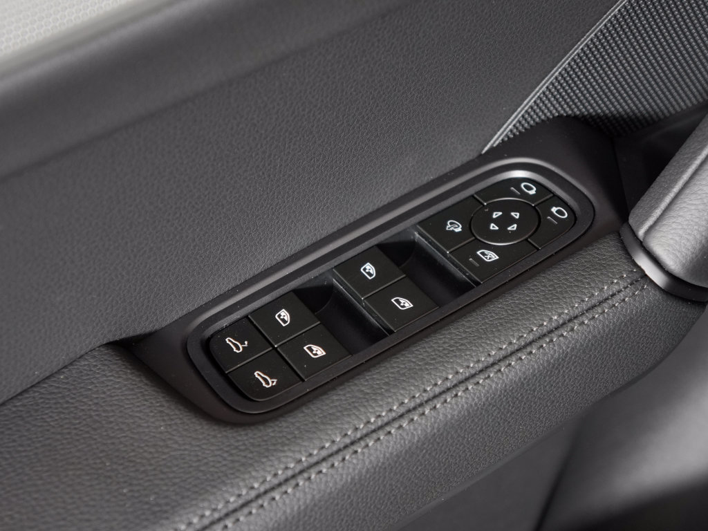 New 2026 Porsche Cayenne AWD/4WD image 17