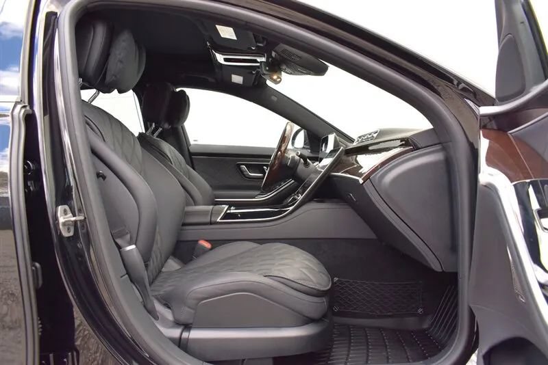 Used 2024 Mercedes-Benz S 500 4MATIC image 36