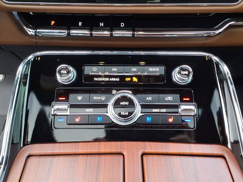 Used 2024 Lincoln Navigator Reserve image 17