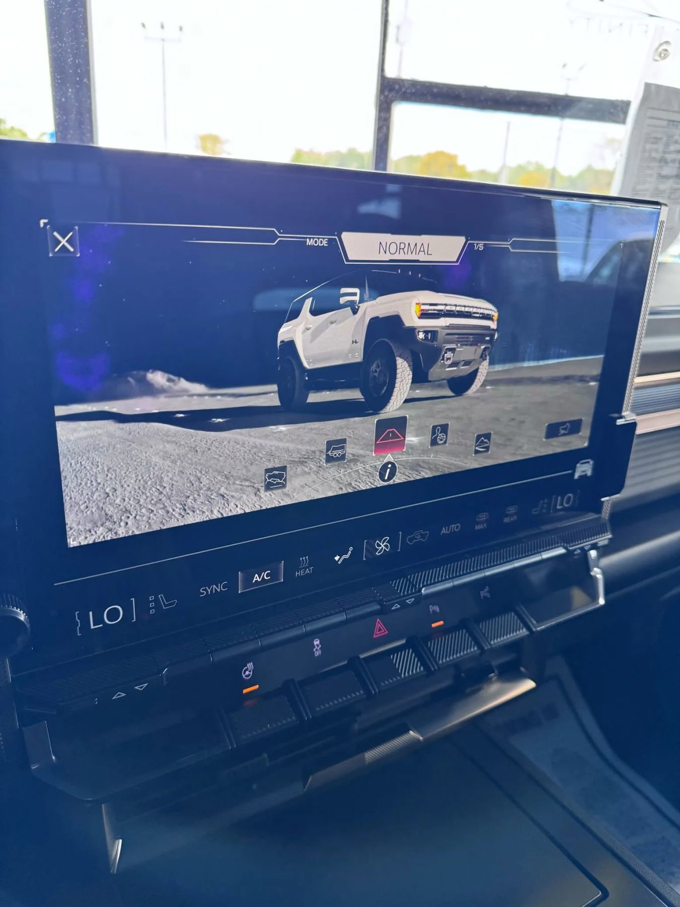 Used 2024 GMC Hummer EV 2X w/ LPO, Illumination Package image 45