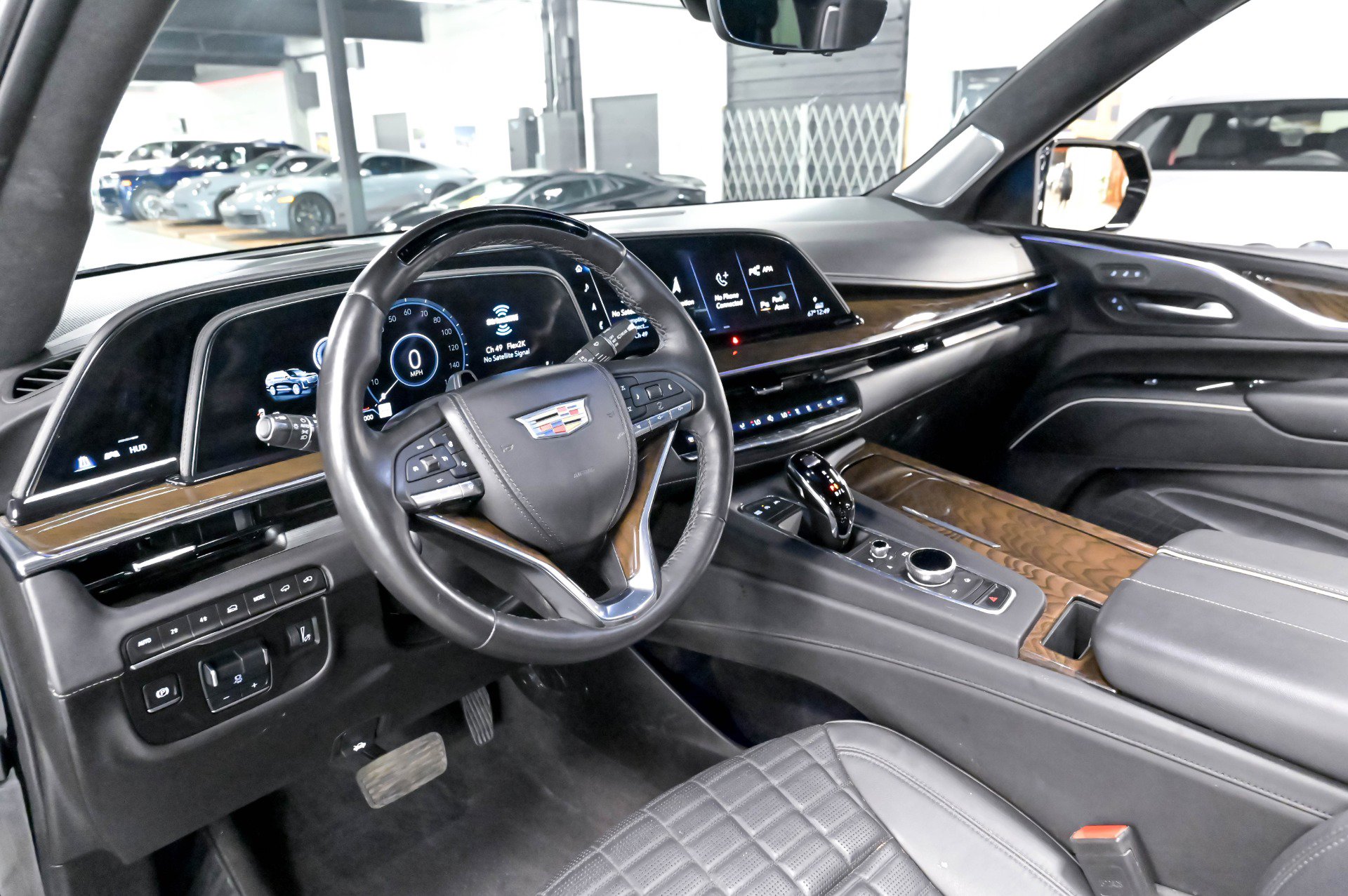 Used 2024 Cadillac Escalade Premium Luxury Platinum AWD/4WD image 8