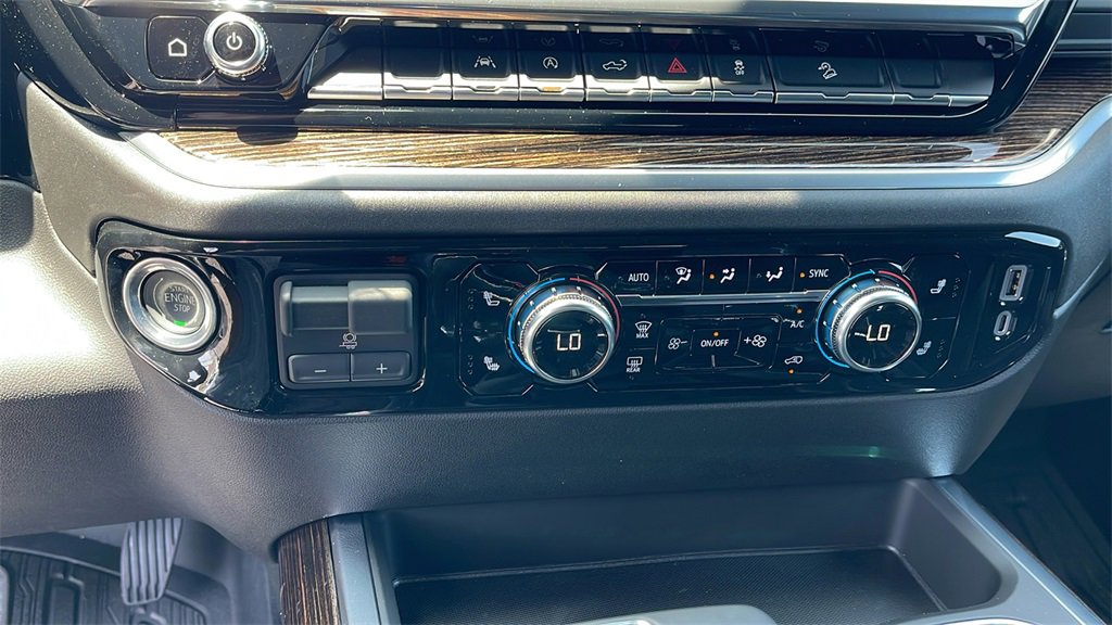 New 2025 GMC Sierra 1500 Elevation image 19