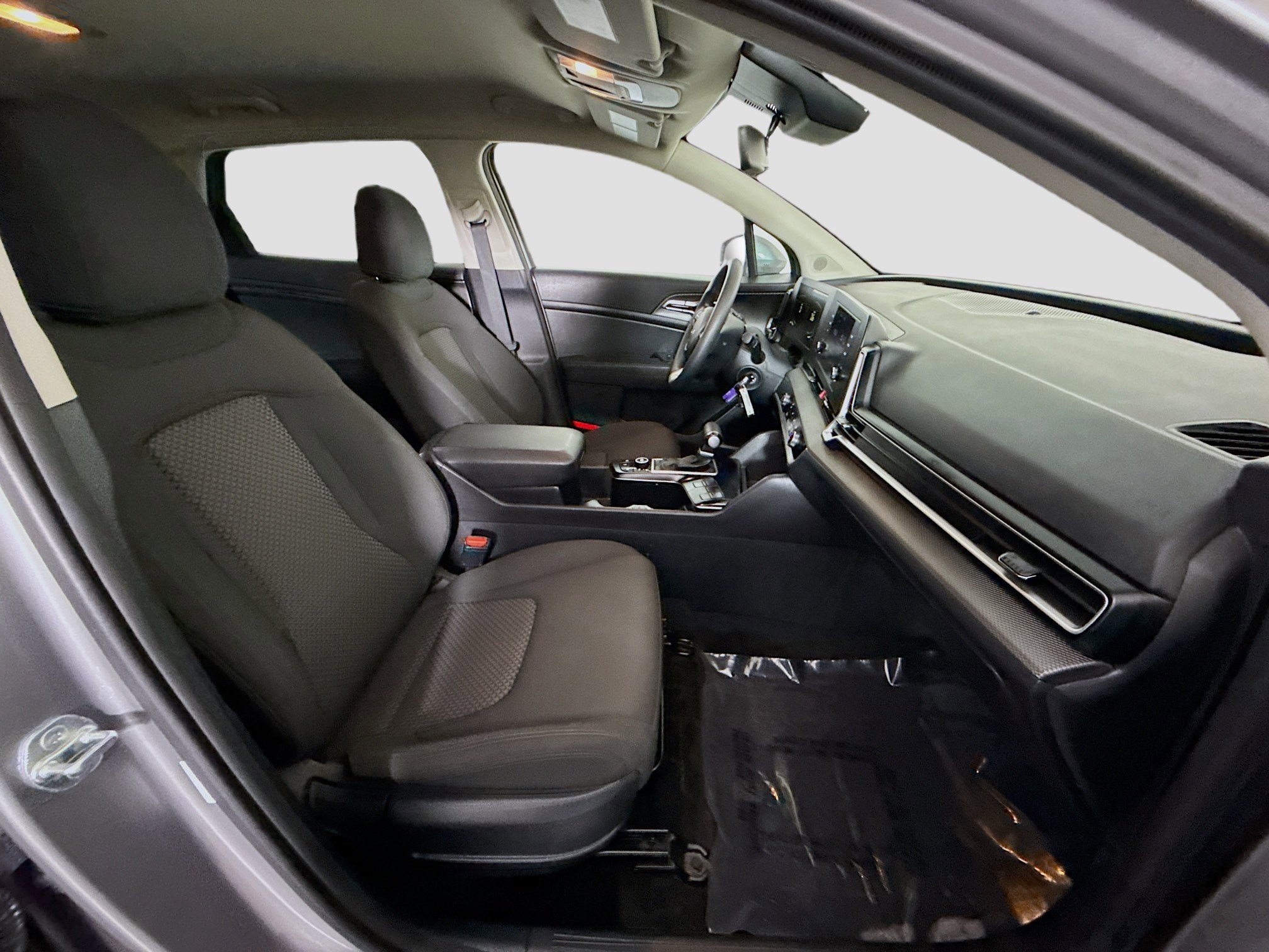 Used 2024 Kia Sportage LX image 28