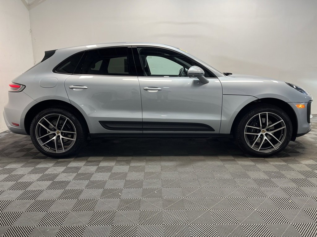 Used 2023 Porsche Macan image 4