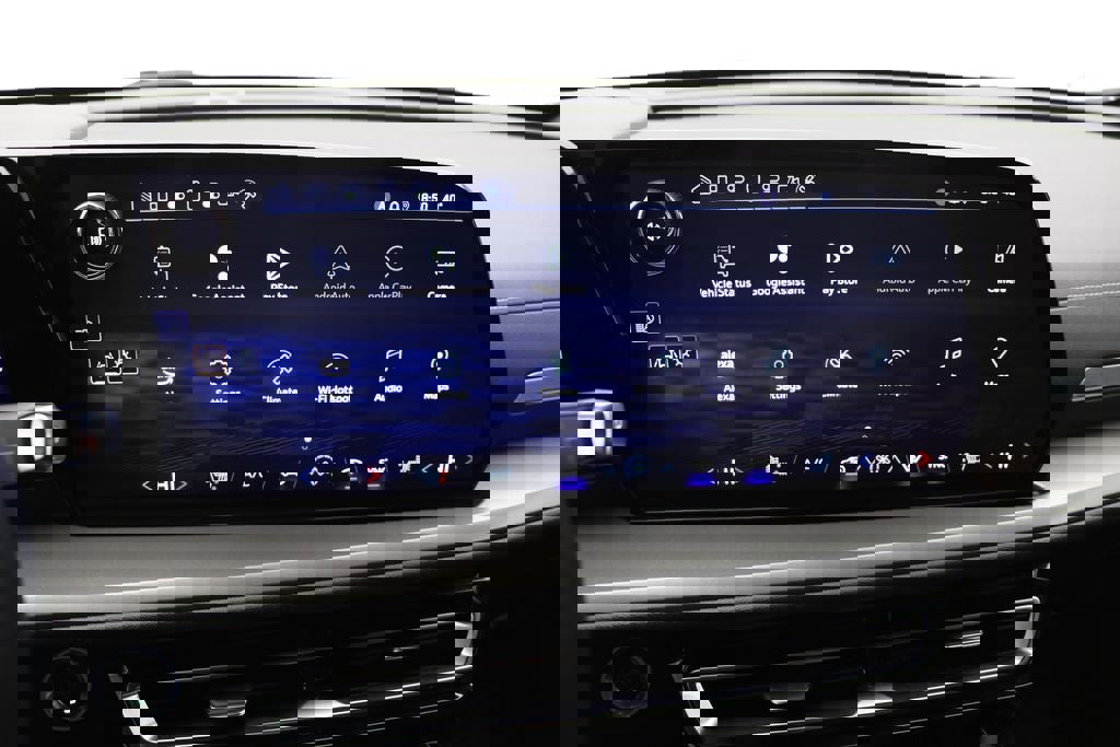 Used 2024 Chevrolet Traverse LT w/ Midnight/Sport Edition image 21