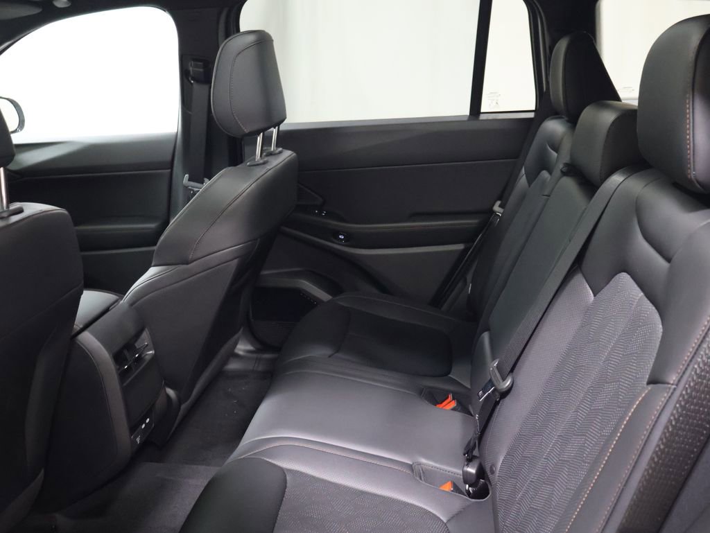 New 2026 Jeep Cherokee Overland image 11