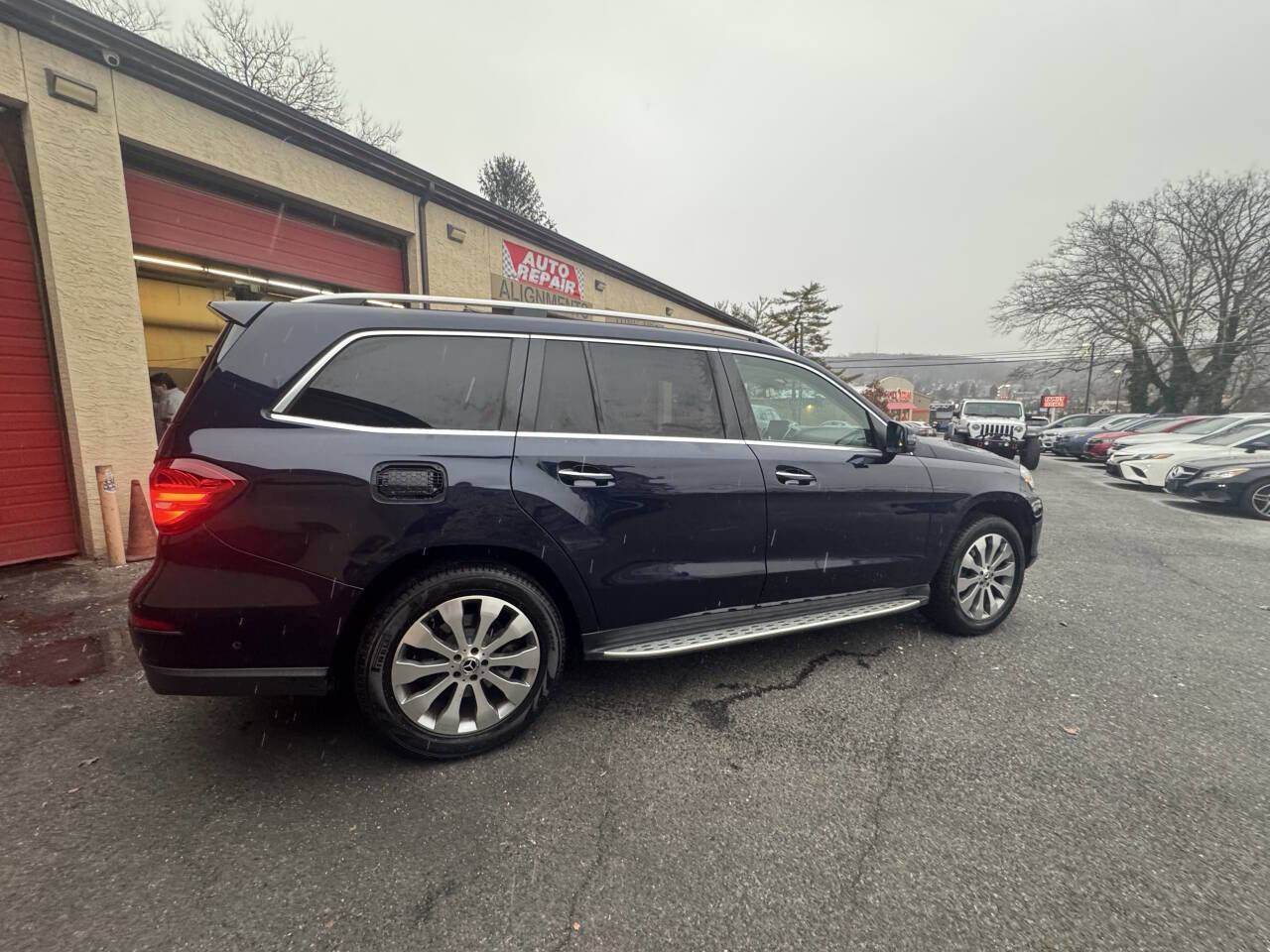 Used 2017 Mercedes-Benz GLS 450 4MATIC image 8