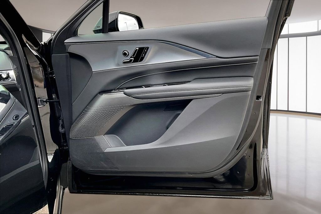 Used 2024 Cadillac Lyriq Tech AWD/4WD image 19