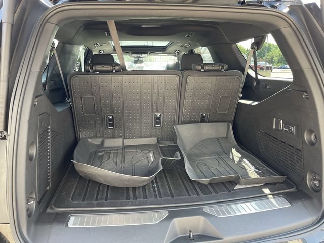 Used 2026 Chevrolet Suburban High Country w/ Sun And Tow Package AWD/4WD image 23