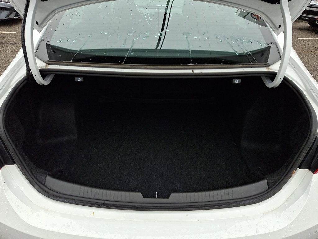 Used 2025 Chevrolet Malibu LT image 18