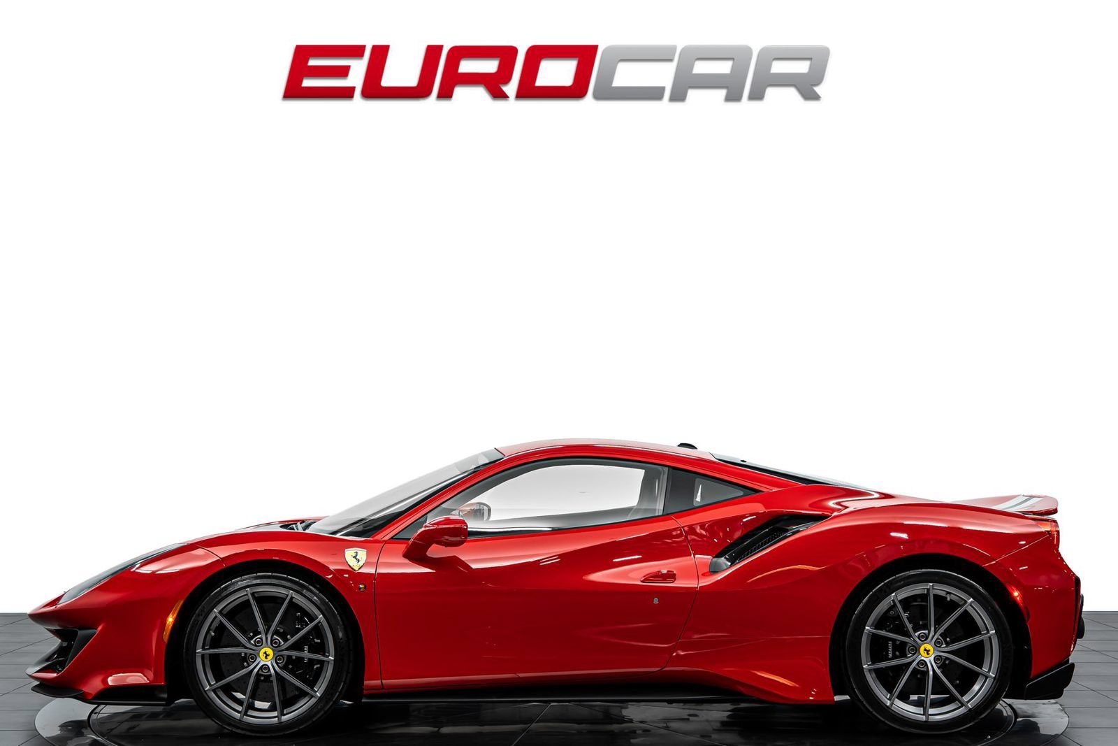 Used 2019 Ferrari 488 Pista Coupe RWD image 2