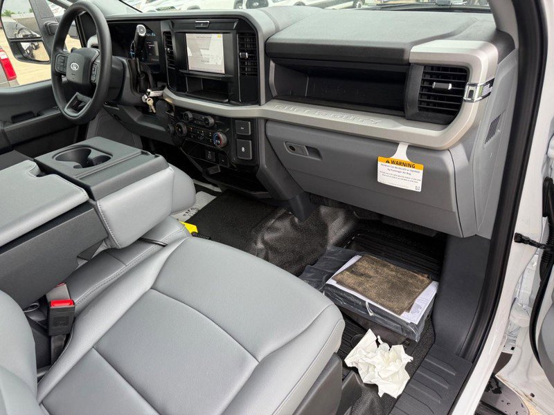 New 2025 Ford F450 XL w/ XL Chrome Package image 32