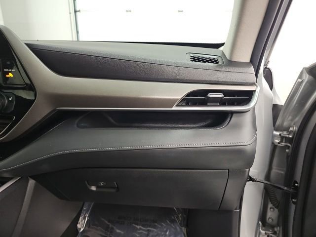 Used 2020 Toyota Highlander XLE image 43