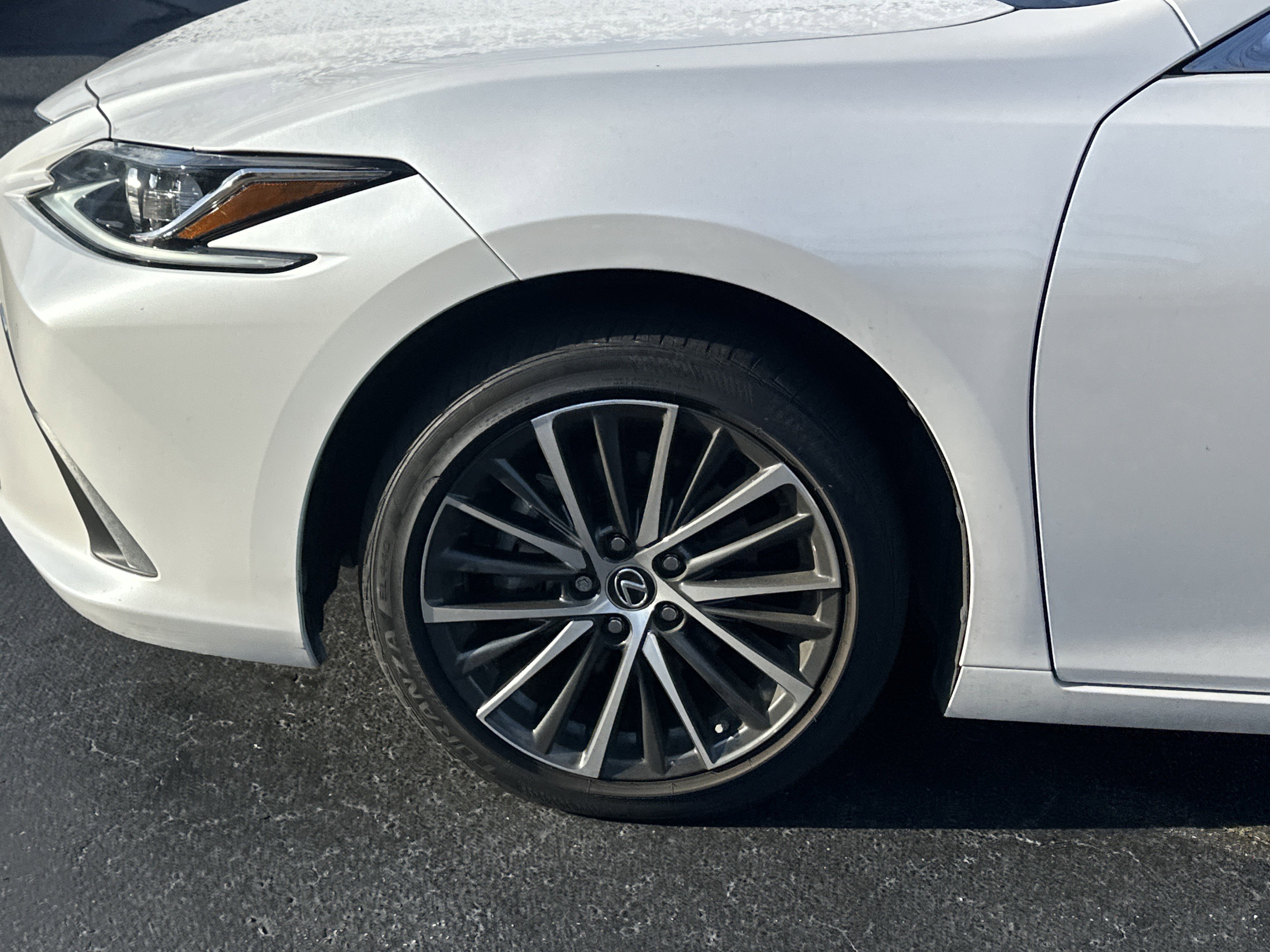 Used 2024 Lexus ES 350 w/ Premium Package image 13