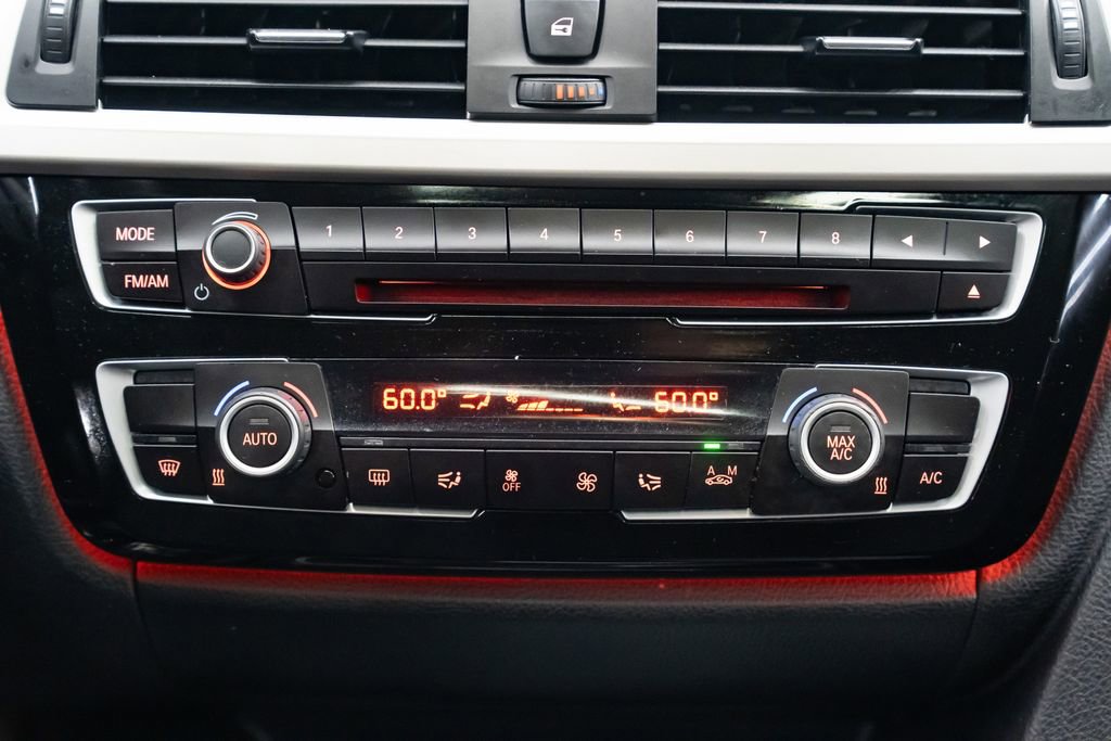 Used 2017 BMW 320i Sedan RWD image 12