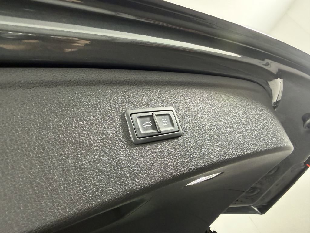 Used 2018 Audi SQ5 Prestige w/ Prestige Package AWD/4WD image 31