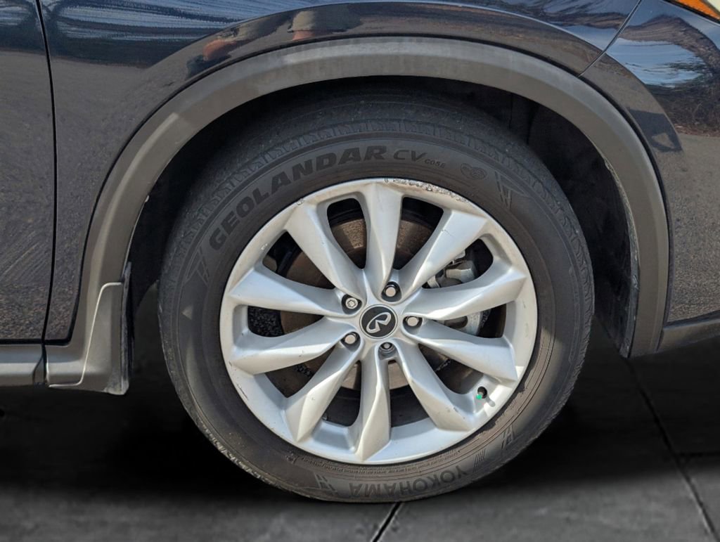 Used 2022 INFINITI QX50 Luxe w/ Cargo Package image 11